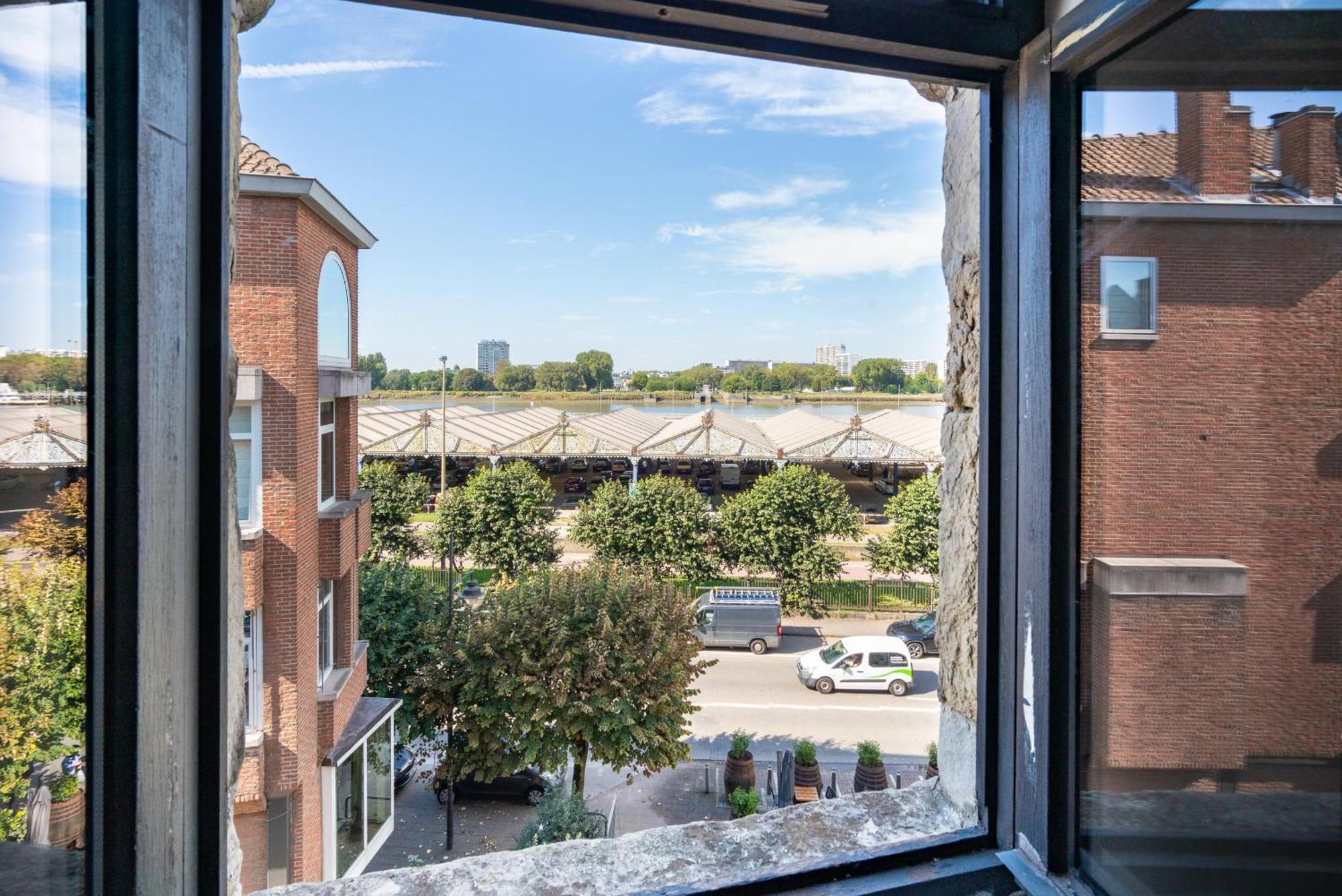 Charming Two-Bedroom River Side Apartment Anversa Esterno foto